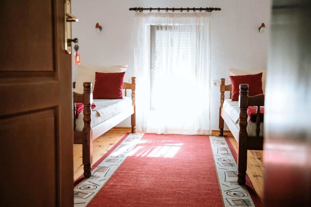 מוסטר Apartment Ikar מראה חיצוני תמונה