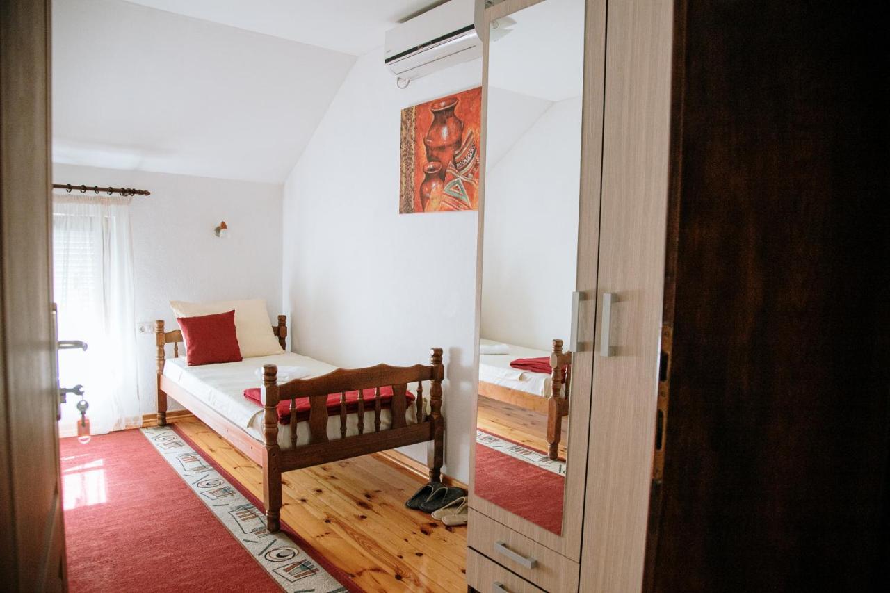 מוסטר Apartment Ikar מראה חיצוני תמונה