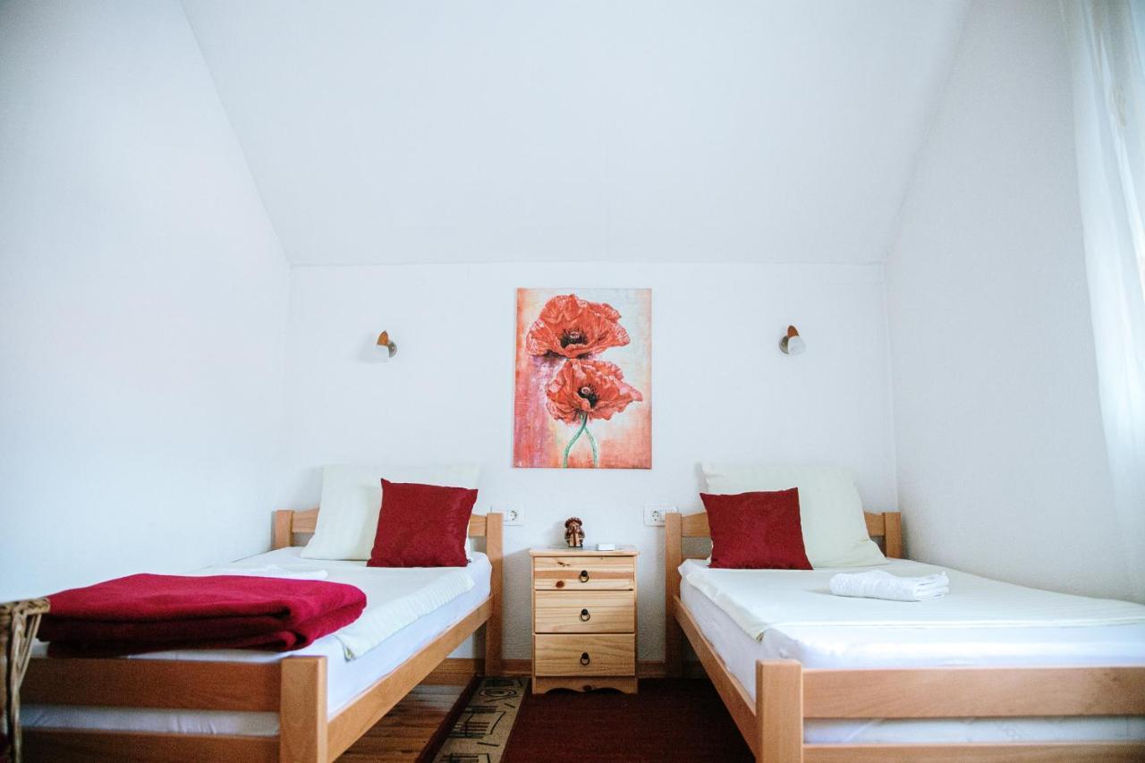 מוסטר Apartment Ikar מראה חיצוני תמונה